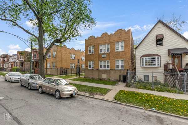 1042 N Leamington Ave property